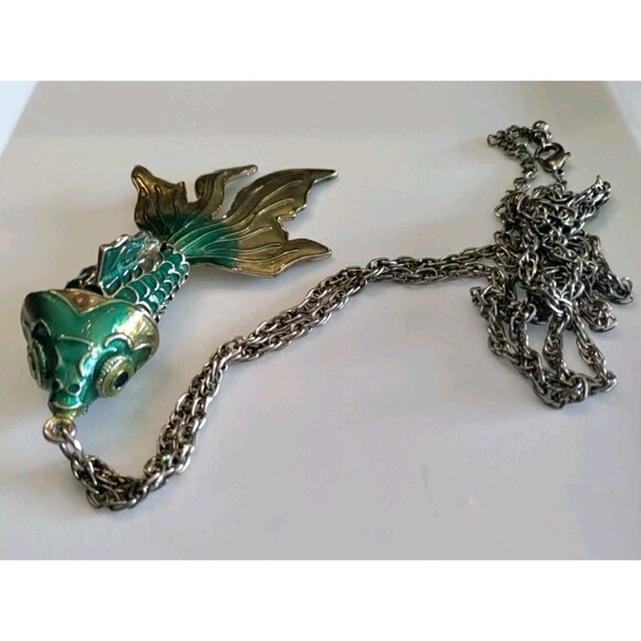 Estate Jewelry - VINTAGE KOI FISH ARTICULATED ENAMEL CLOISONNÉ PENDANT 34” Silvertone Chain